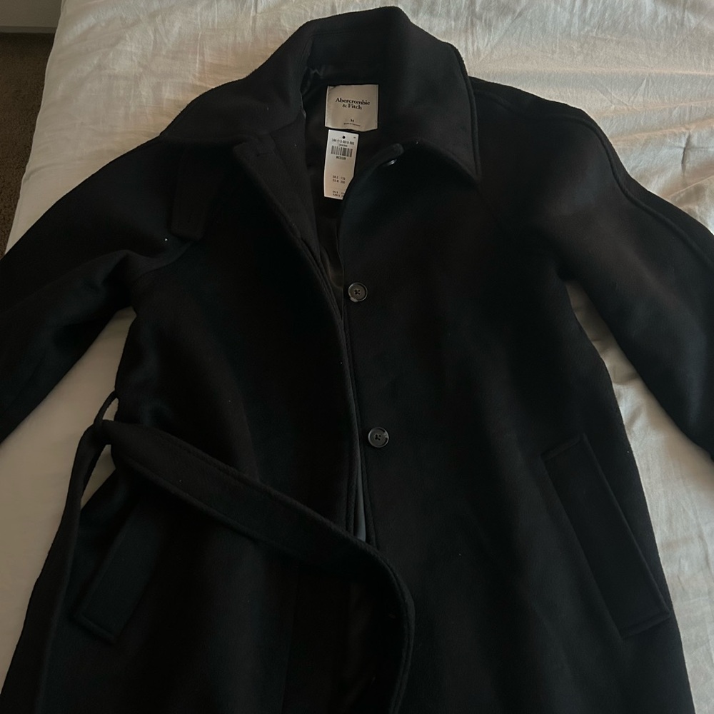 size m Abercrombie pea coat. Full length and brand new w tags !!!